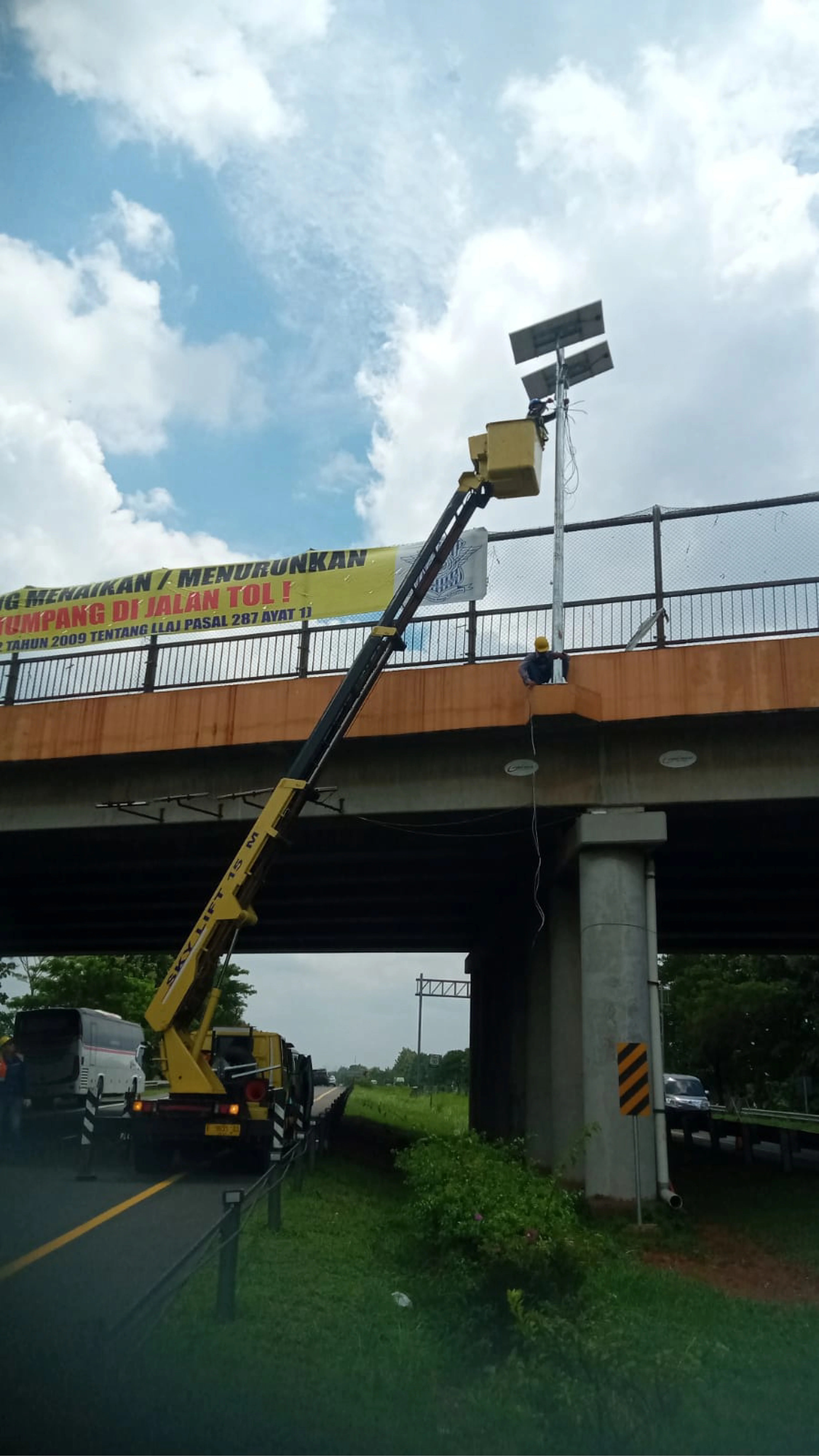 Pemasangan Billboard